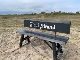 2 Houses In One I Family Friendly I Kids I Sauna I Beach I Large Garde