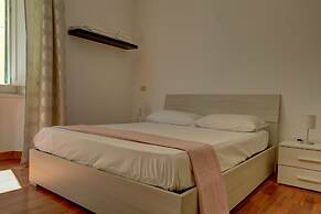 COLOSSEO Apt Mecenate 77 - Home and More