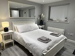 Beautiful 1-bed Modern Luxury Apartment in Luton