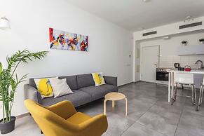 Modern Apartment Walking from the beach