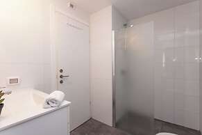 Modern Apartment Walking from the beach