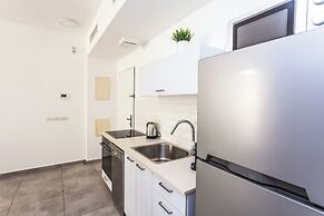 Modern Apartment Walking from the beach