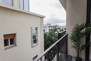 Modern Apartment Walking from the beach