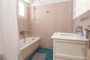 Comfy New Apt w Balcony GC 3360-01