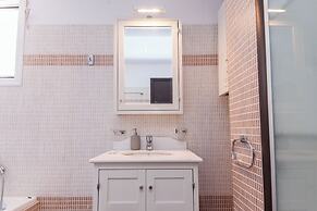 Gorgeous Apt w Magical View GC 3332-02