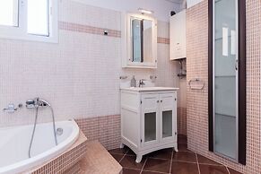 Gorgeous Apt w Magical View GC 3332-02