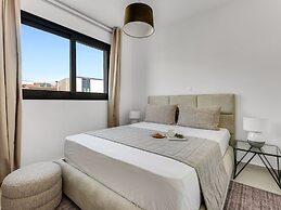 Sanders Triple - Nice 1-bdr Apt With Balcony