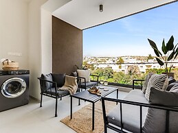 Sanders Triple - Cozy 1-bdr Apt With Balcony