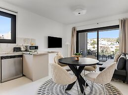 Sanders Triple - Cozy 1-bdr Apt With Balcony