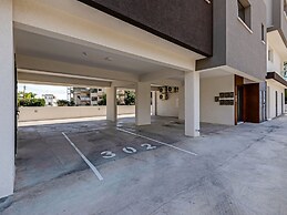 Sanders Triple - Cozy 1-bdr Apt With Balcony