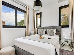 Sanders Triple - Lovely 1-bdr Apt With Balcony