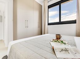Sanders Triple - Lovely 1-bdr Apt With Balcony