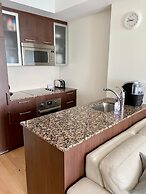 iHost Suites Downtown Toronto