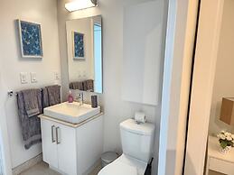 iHost Suites Downtown Toronto