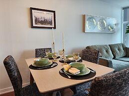 iHost Suites Downtown Toronto