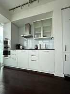 iHost Suites Downtown Toronto