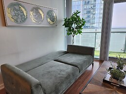 iHost Suites Downtown Toronto