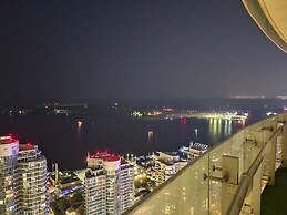 iHost Suites Downtown Toronto