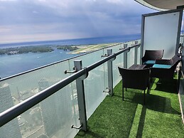 iHost Suites Downtown Toronto