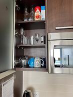 iHost Suites Downtown Toronto