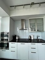 iHost Suites Downtown Toronto