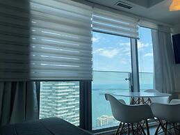 iHost Suites Downtown Toronto