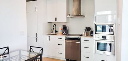 iHost Suites Downtown Toronto