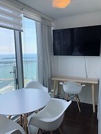 iHost Suites Downtown Toronto