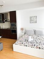 iHost Suites Downtown Toronto