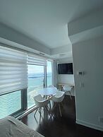 iHost Suites Downtown Toronto