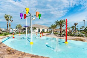 Family Retreat near Disney with Pool & Hot Tub! by RedAwning