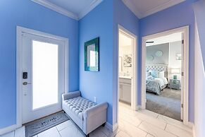 Family Retreat near Disney with Pool & Hot Tub! by RedAwning