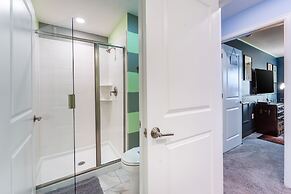 Family Retreat near Disney with Pool & Hot Tub! by RedAwning