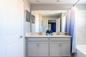 Family Retreat near Disney with Pool & Hot Tub! by RedAwning