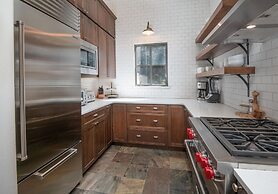 Enclave 137 4 Bedroom Home by RedAwning