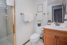 Enclave 137 4 Bedroom Home by RedAwning