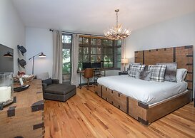 Enclave 137 4 Bedroom Home by RedAwning