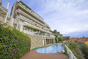 Adelasia 01 - Shared Pool and Parking