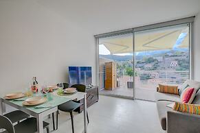 Adelasia 01 - Shared Pool and Parking