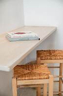 aniko suites White Alley