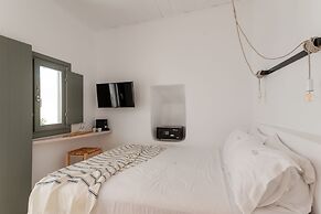 aniko suites White Alley