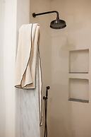 aniko suites White Alley