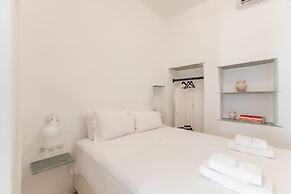 aniko suites White Alley
