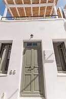 aniko suites White Alley