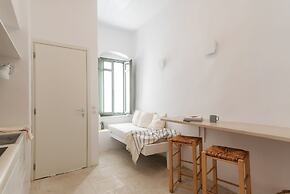 aniko suites White Alley