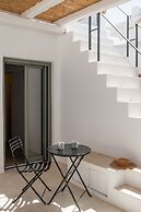 aniko suites White Alley