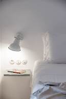 aniko suites White Alley