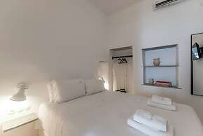 aniko suites White Alley