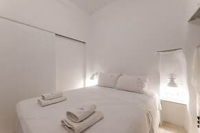 aniko suites White Alley