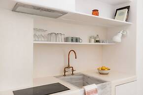 aniko suites White Alley